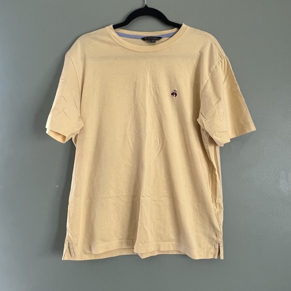 Brooks Brothers Butter Yellow T-shirt Men's Size Large - Picture 1 of 6